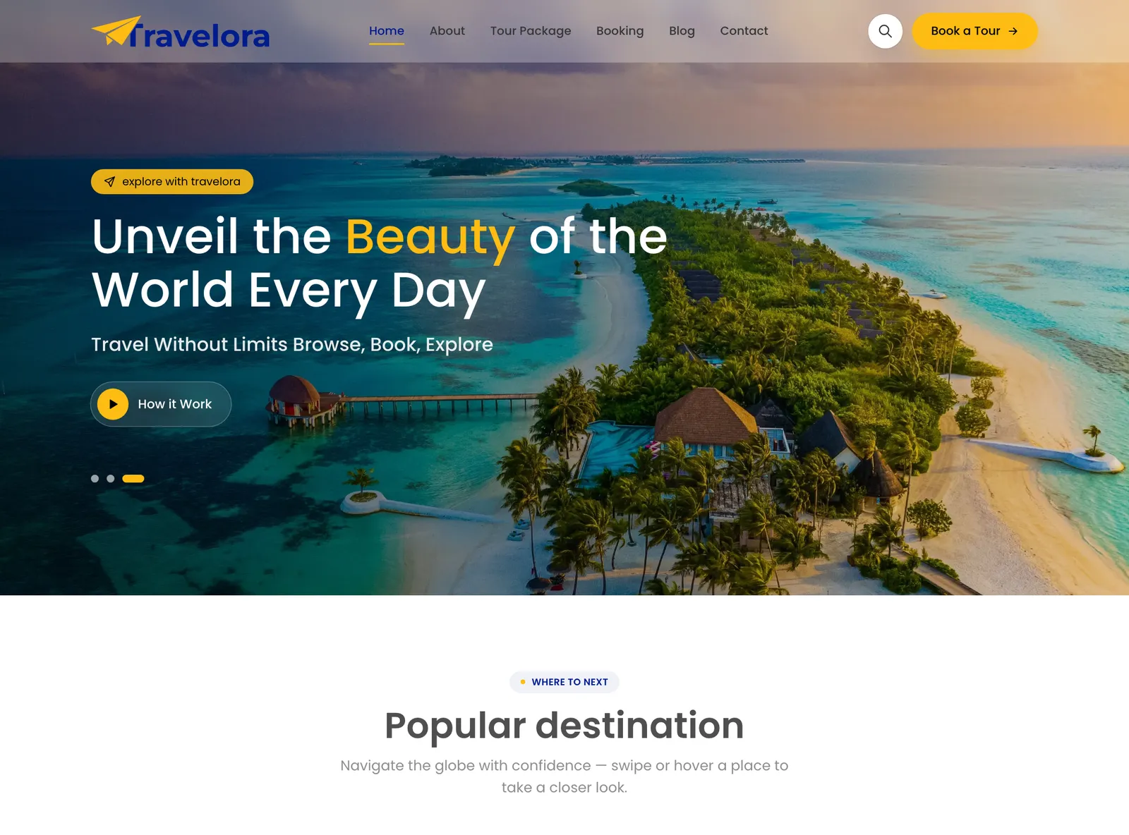 Travelora website